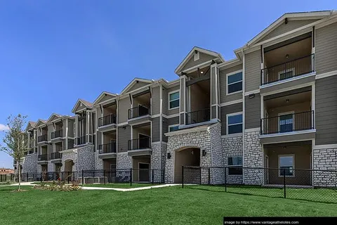 Vantage at Helotes - Photo 21 of 147